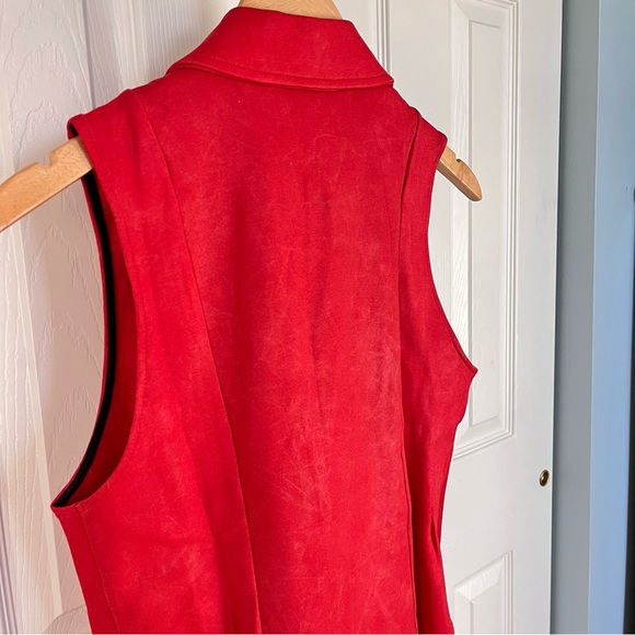 3/$30 Krisa Crushed Moto Vest in Lipstick - Picture 7 of 8